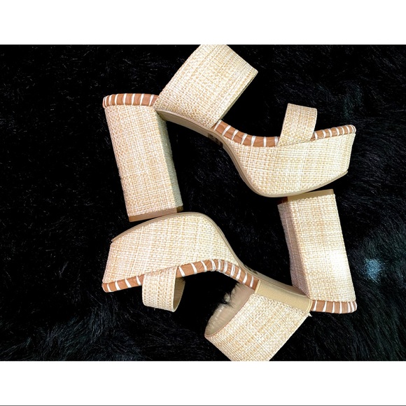 Platform sandals • Never worn - Picture 2 of 4